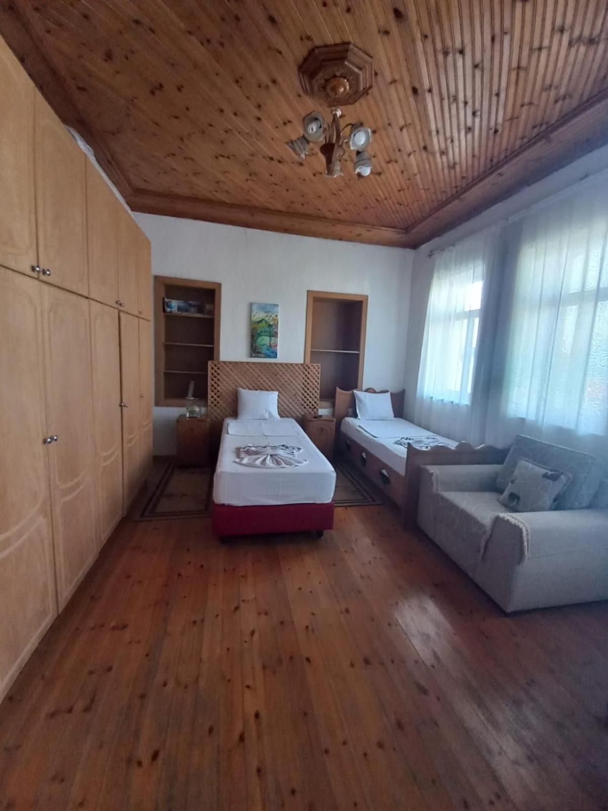 Miziriguesthouse Gjirokaster Exterior photo